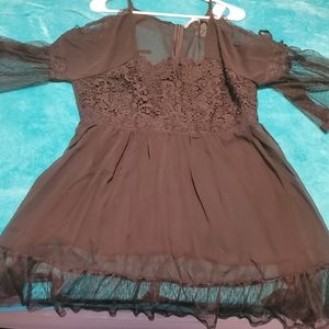 Cold Shoulder Lace Detail Top